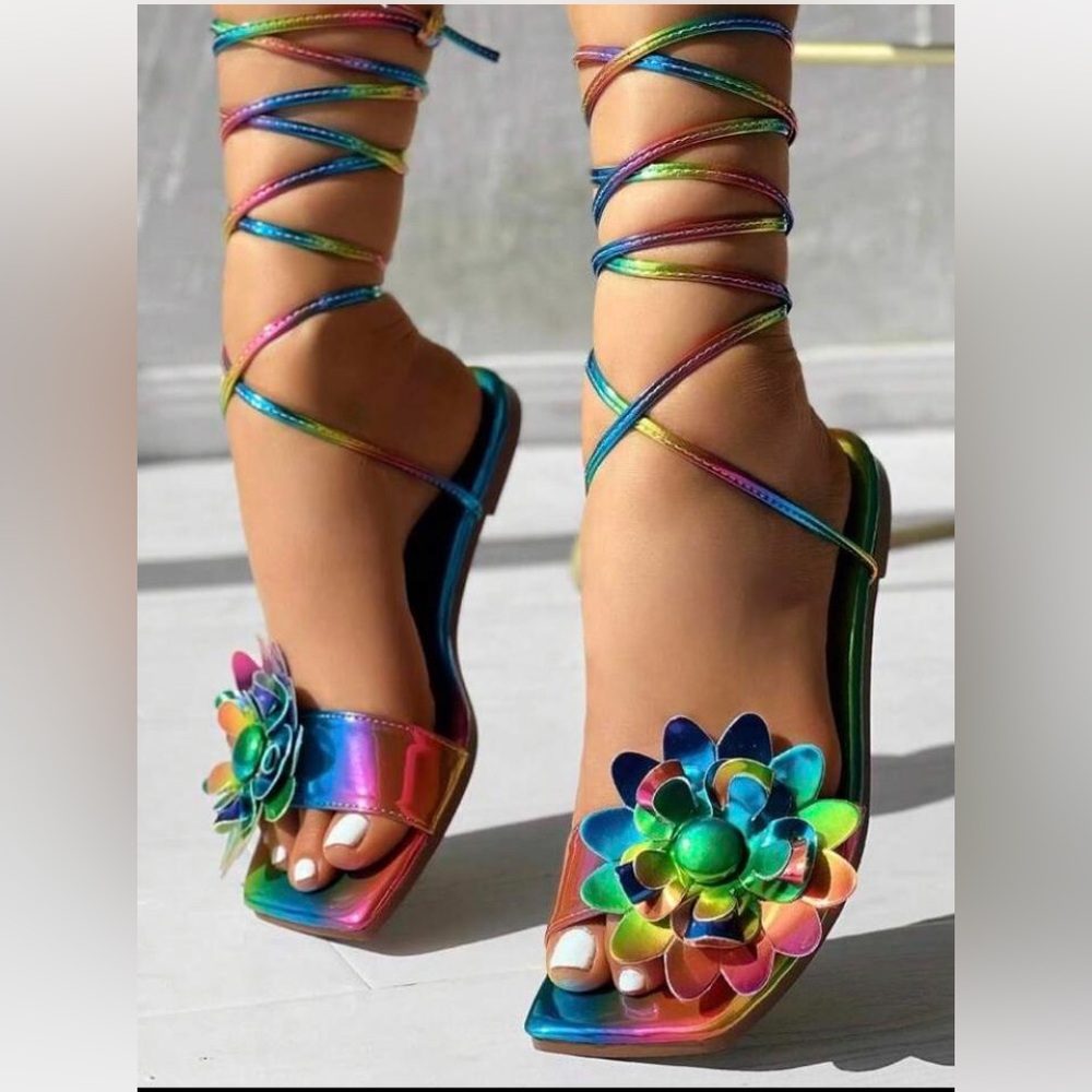 🌞🏝️Women Colorful Strappy Sandals with Floral Design Size 42.🍀